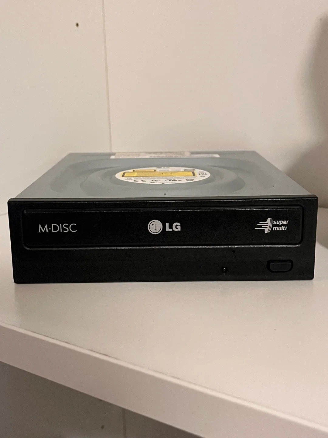 LG Super Multi DVD Writer GH24NSB0 thumbnail