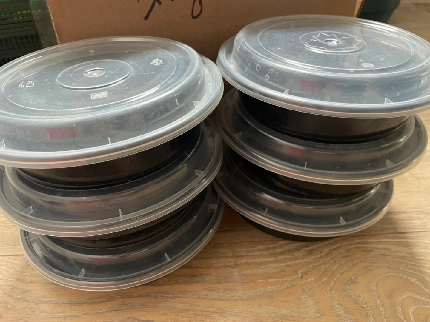 Black Plastic Food Containers with Lids 🥕 thumbnail
