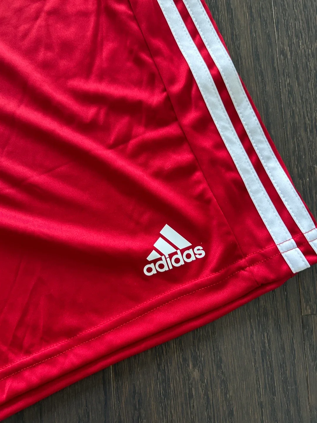 Adidas AEROREADY Red Shorts - Size M image indicator(2)