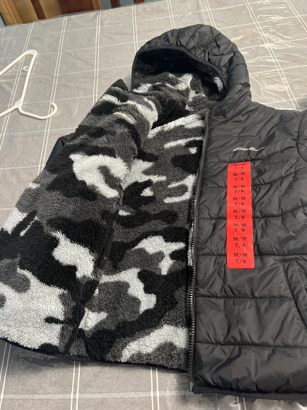 Eddie Bauer Reversible Puffer Jacket - Size M (7/8) image indicator(2)