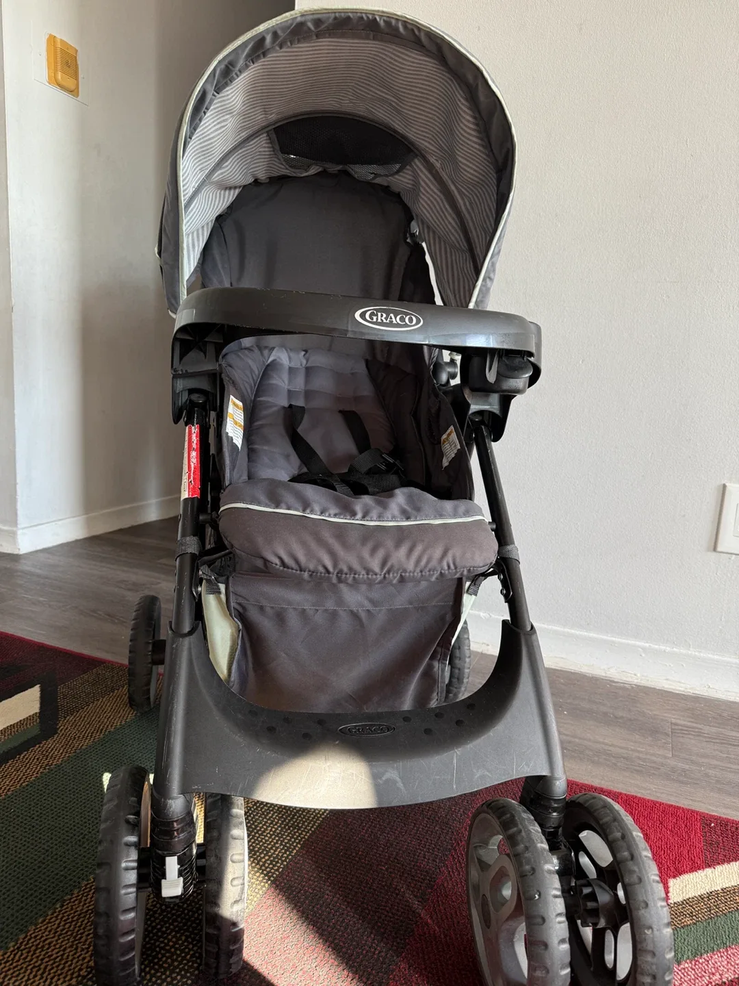 Graco Stroller - Great Condition! image indicator(9)
