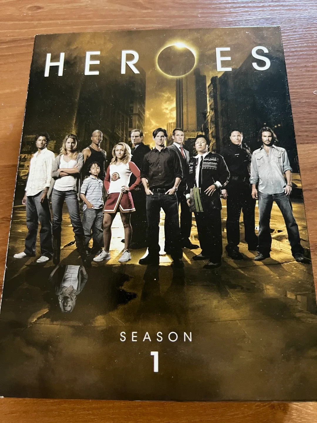 Heroes Season 1 DVD Box Set 🥕 image indicator(3)