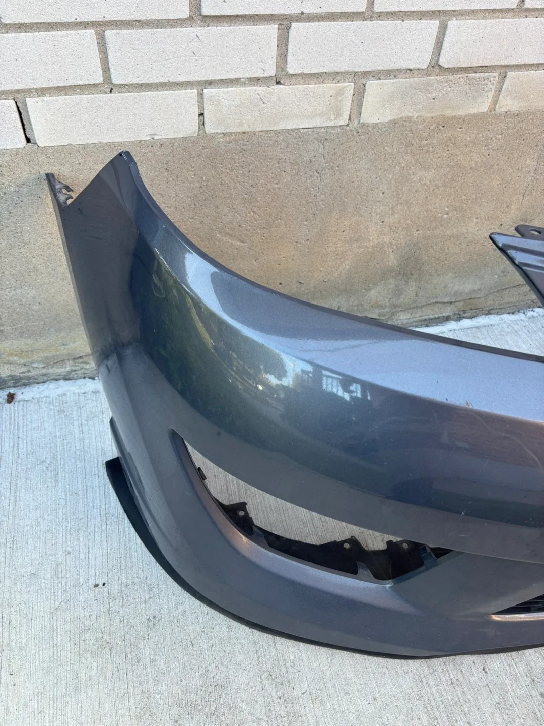 Mazda 5 Front Bumper - Grey image indicator(2)