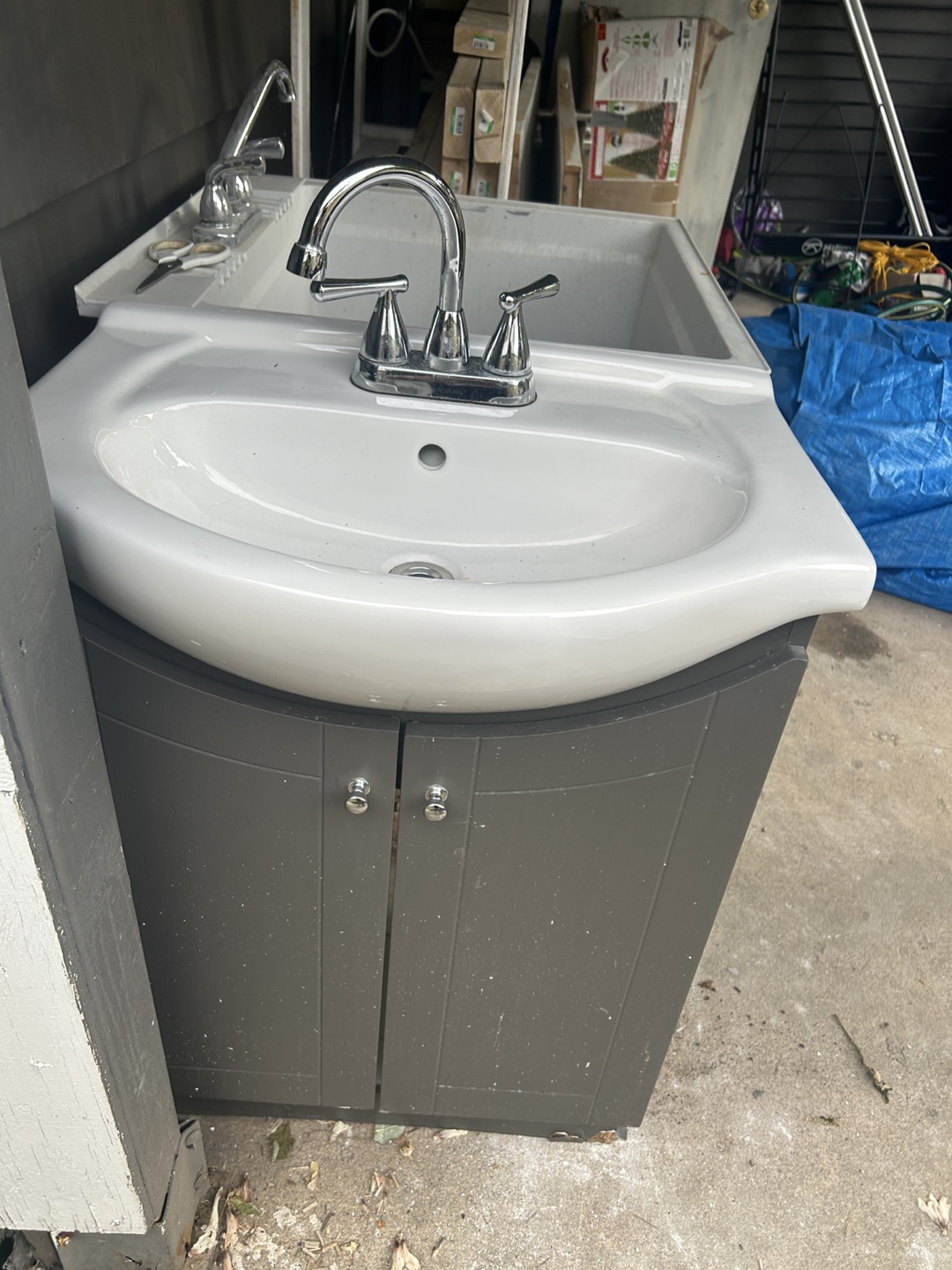Bathroom Vanity with Sink and faucet. - photo 3