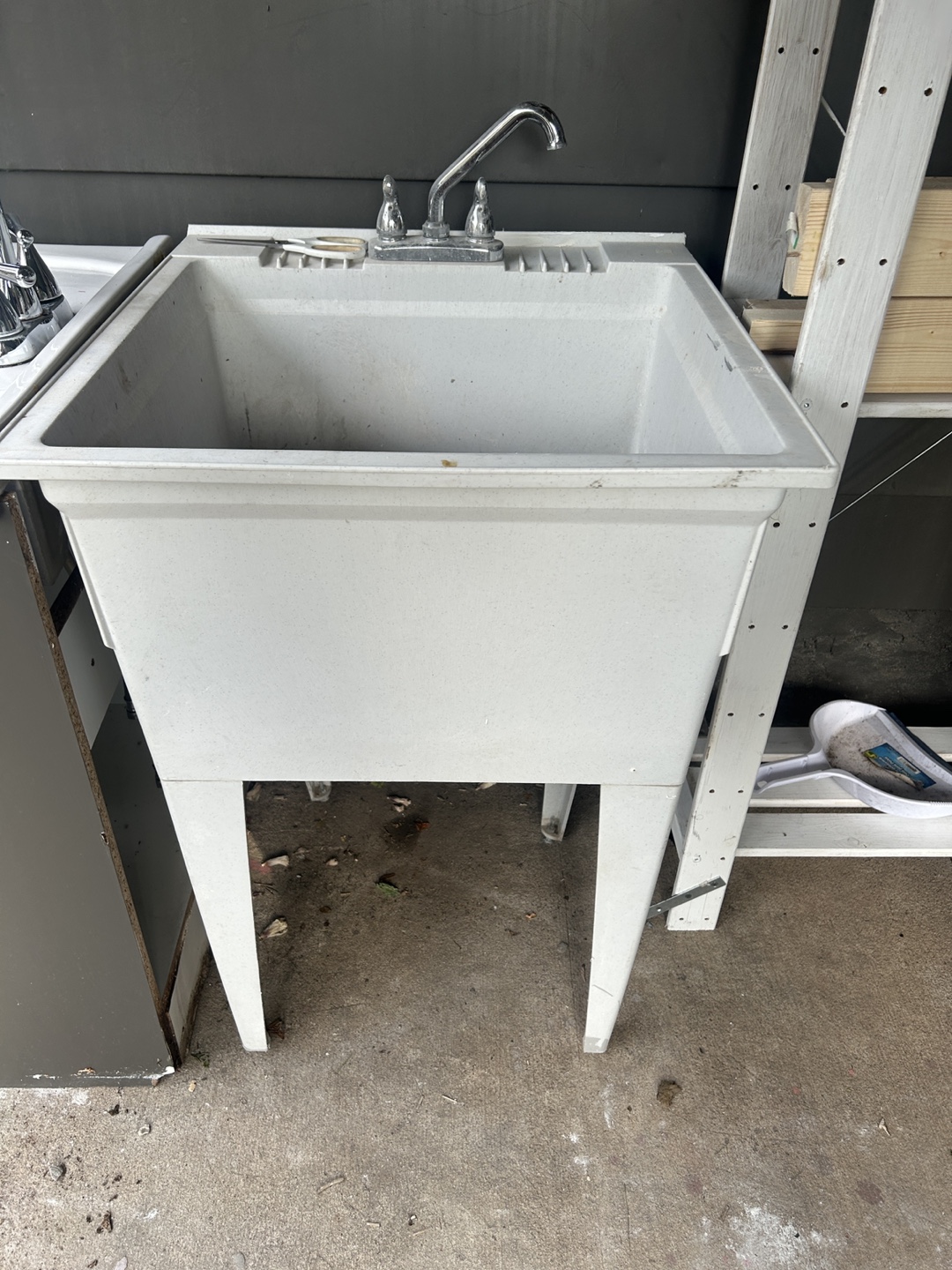 Utility Sink with Faucet - photo 2