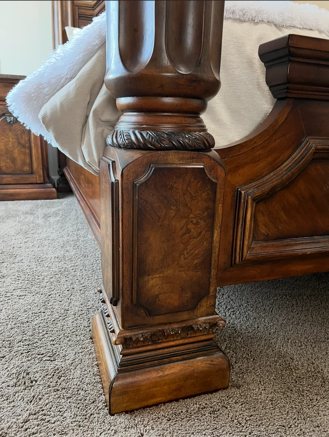 Gorgeous 7 Piece King Bedroom Set - photo 5