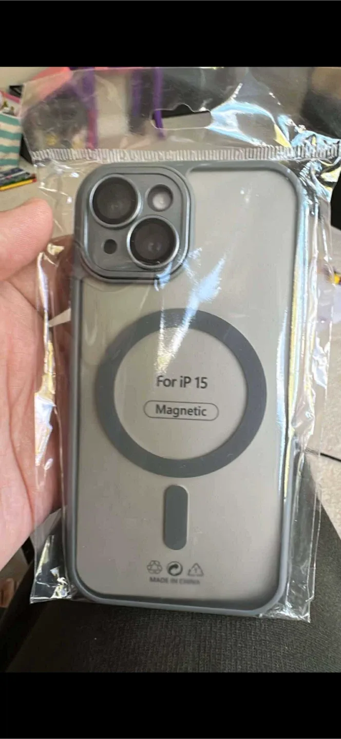 Apple iPhone 15 - Gray with Case image indicator(6)