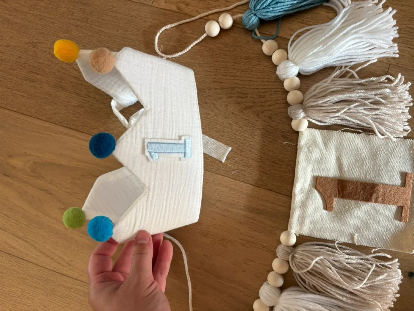 First birthday banner and crown image indicator(2)