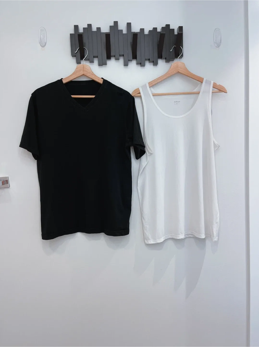 Uniqlo Men’s Black V-Neck Tee & White Tank Top - Size M thumbnail