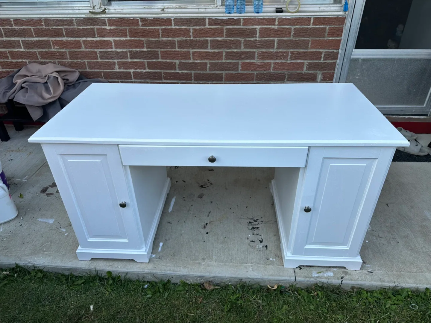 White Wooden Desk with Storage image indicator(2)