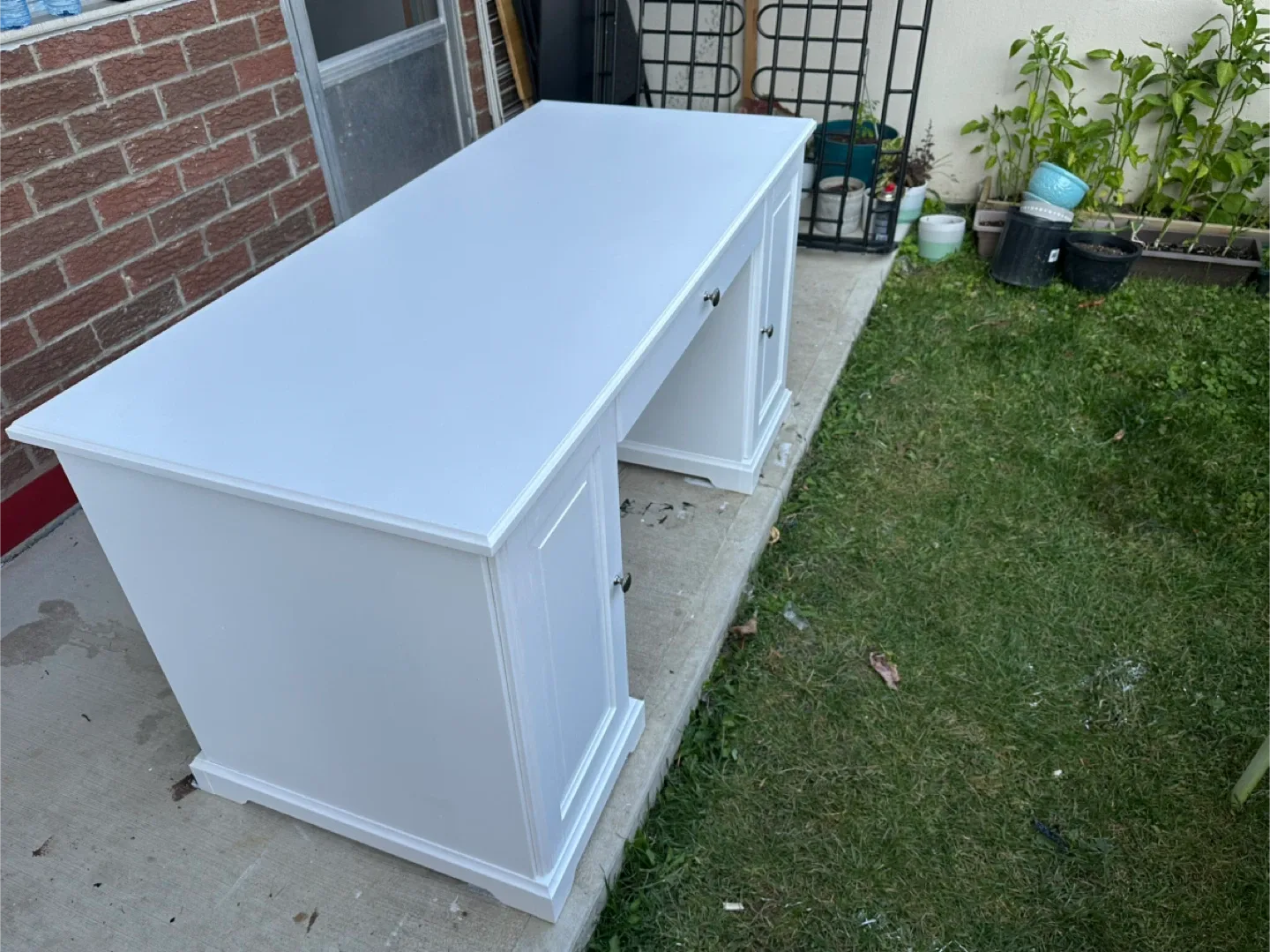 White Wooden Desk with Storage image indicator(8)