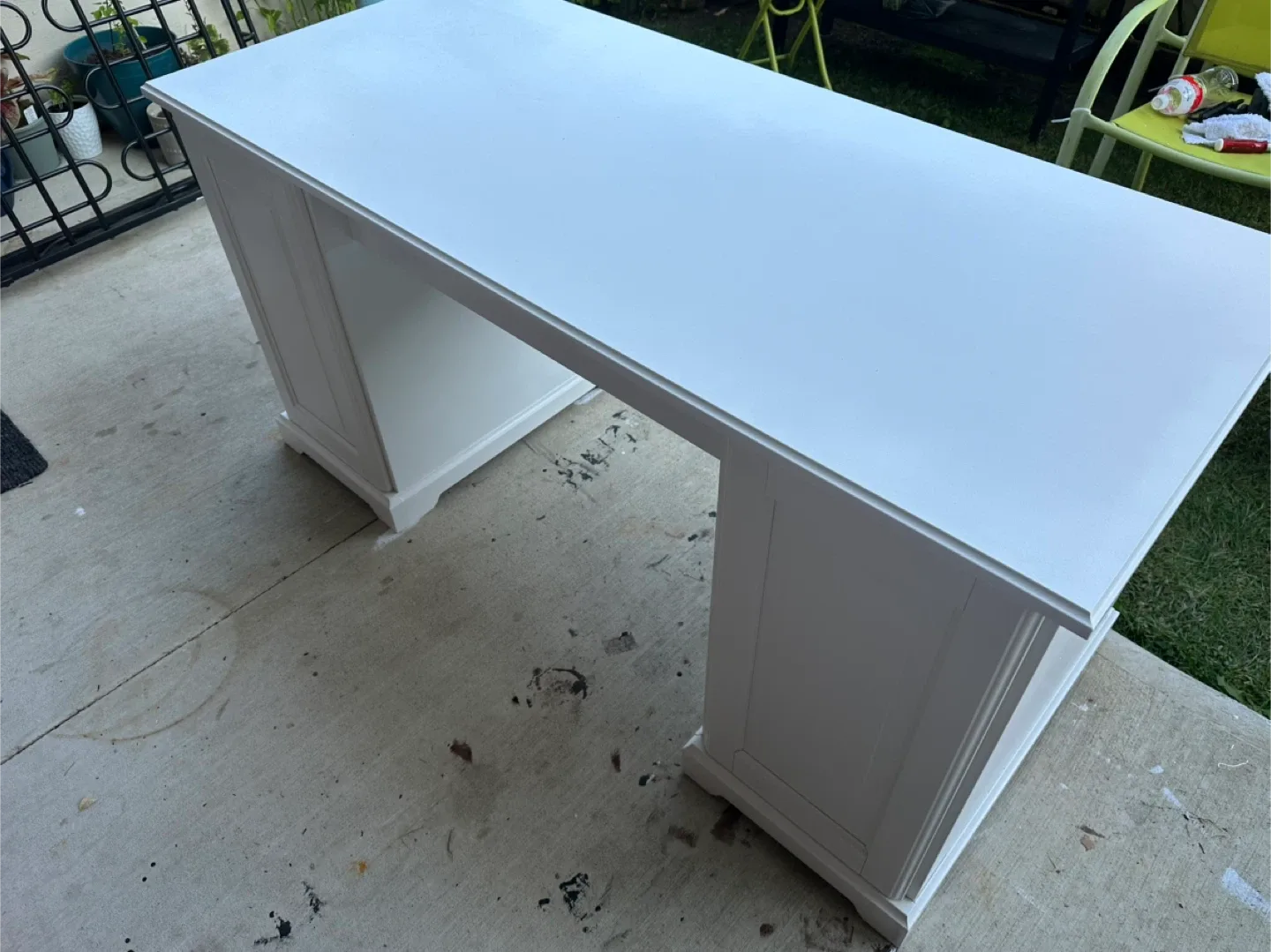 White Wooden Desk with Storage image indicator(9)