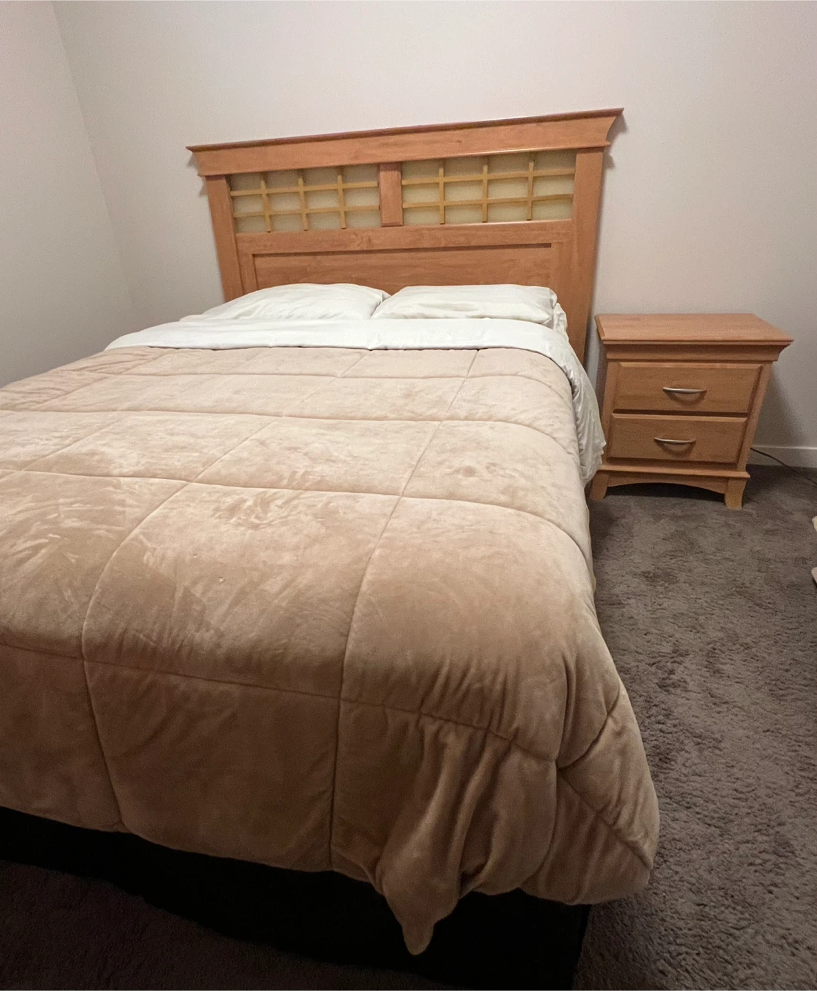 Contemporary 4-Piece Queen Bedroom Set - photo 2