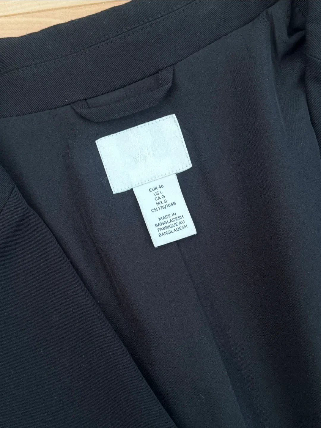 H&M Black Blazer image indicator(3)