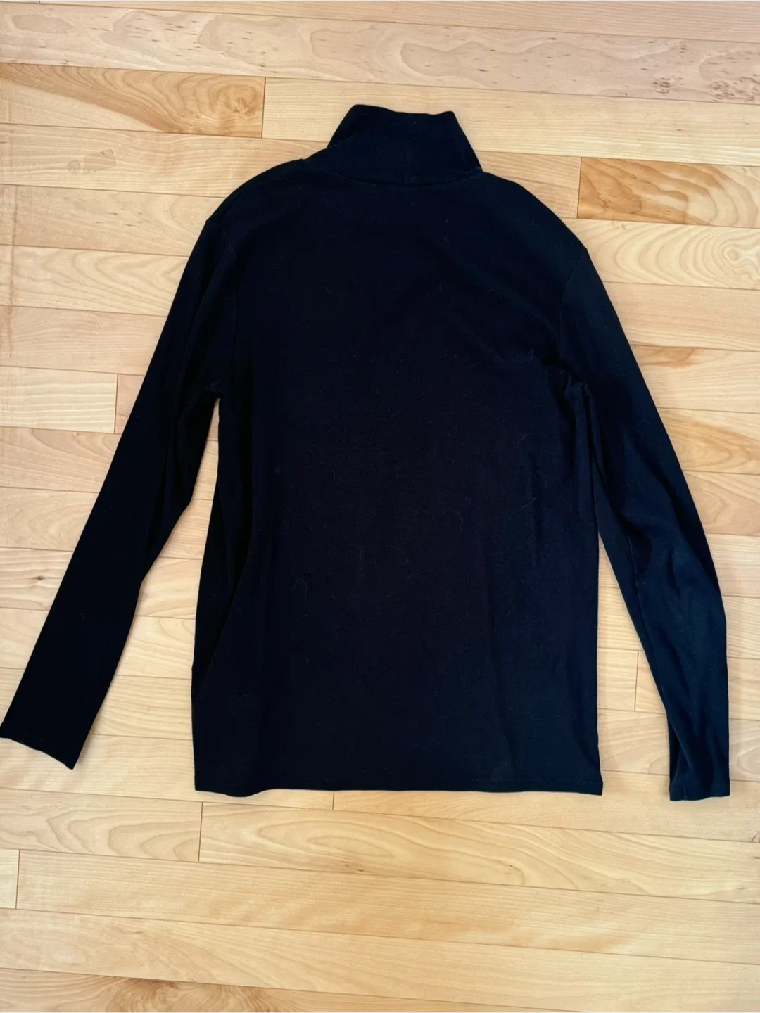 Uniqlo Black Long Sleeve Turtleneck image indicator(2)