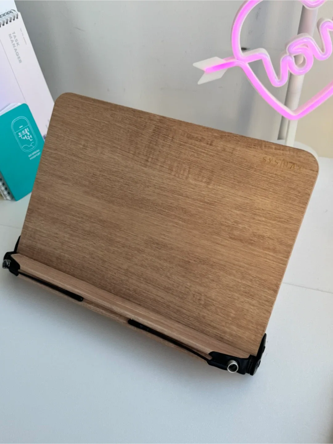 SYSMAX Wooden Book Stand