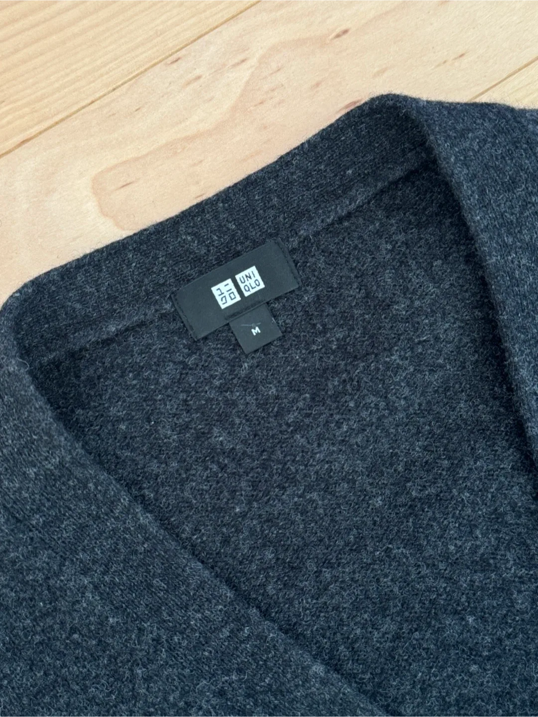 Uniqlo Wool Cardigan - Size M image indicator(3)