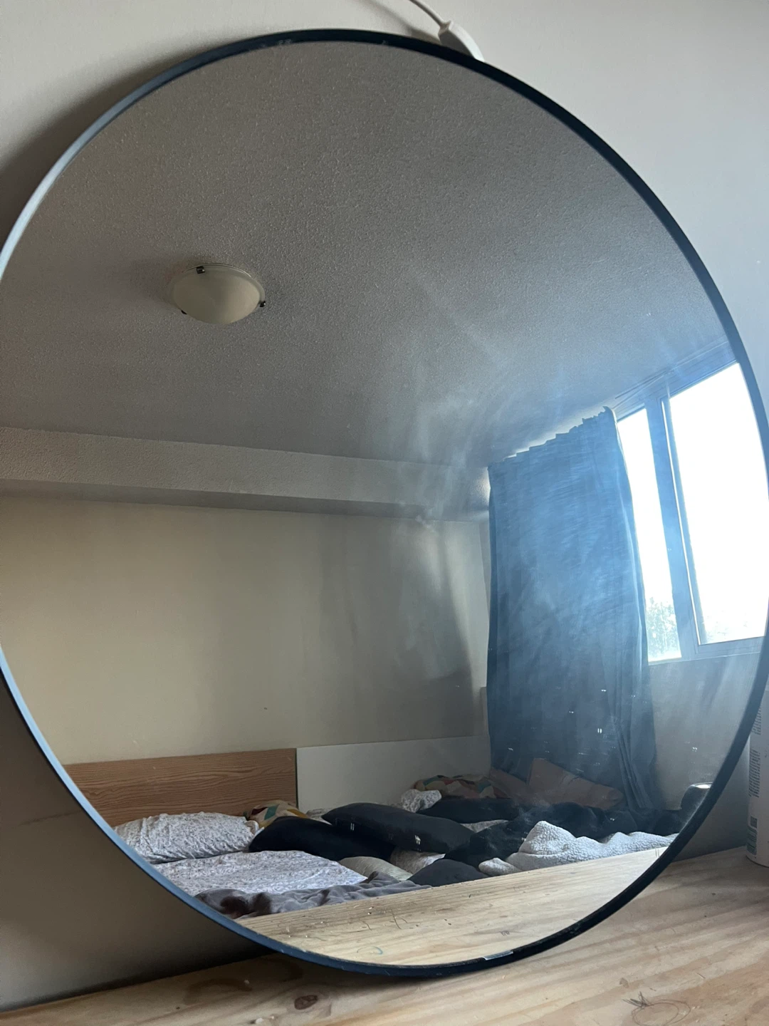 Round Mirror with Black Frame - photo 3
