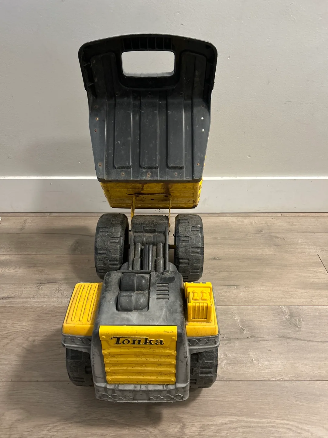 Vintage Tonka Dump Truck - Yellow/Grey image indicator(2)