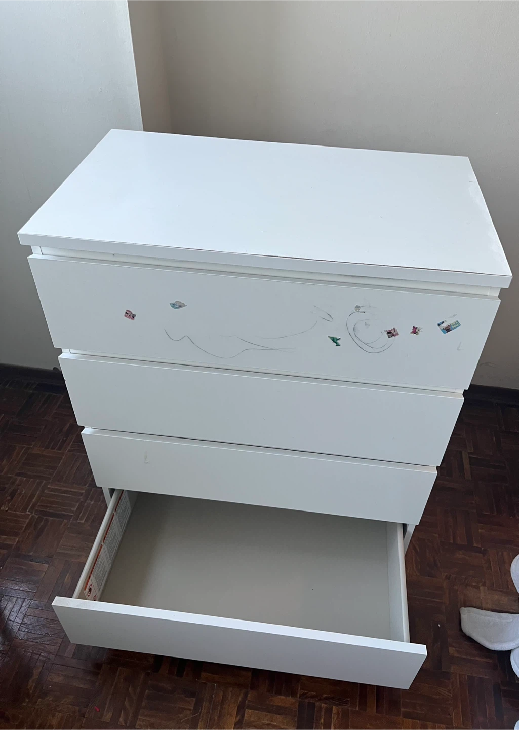 Ikea White 4-Drawer Dresser/ chest