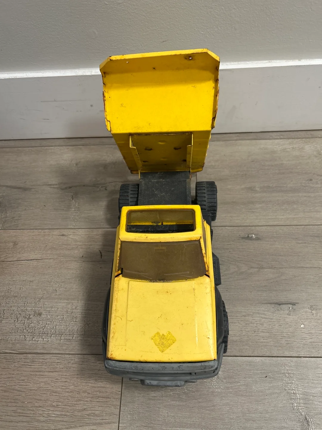 Vintage Tonka small Dump Truck - Yellow image indicator(2)