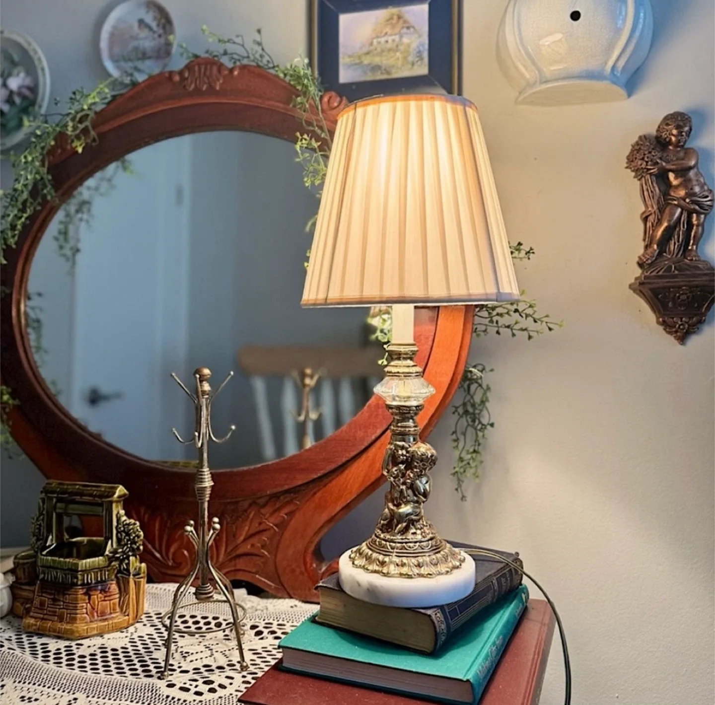 Vintage Hollwood Regency Cherub Angel Small Lamp - Marble Base image indicator(3)