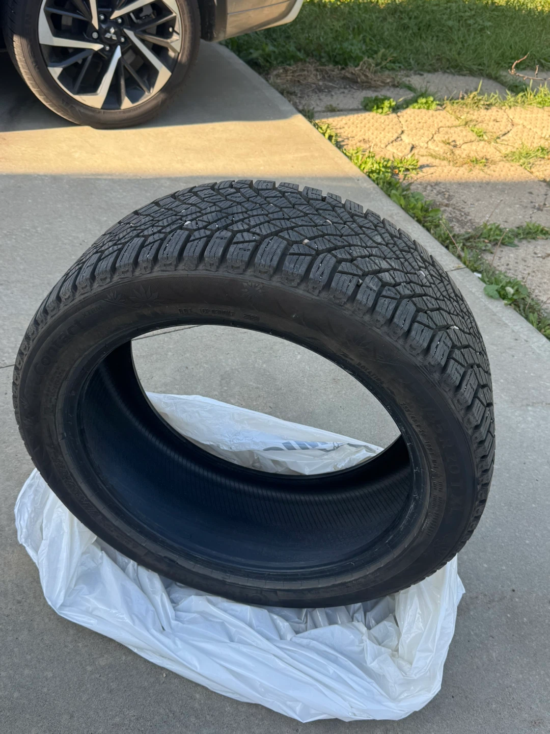 255/45R20 Winter Tire - photo 3