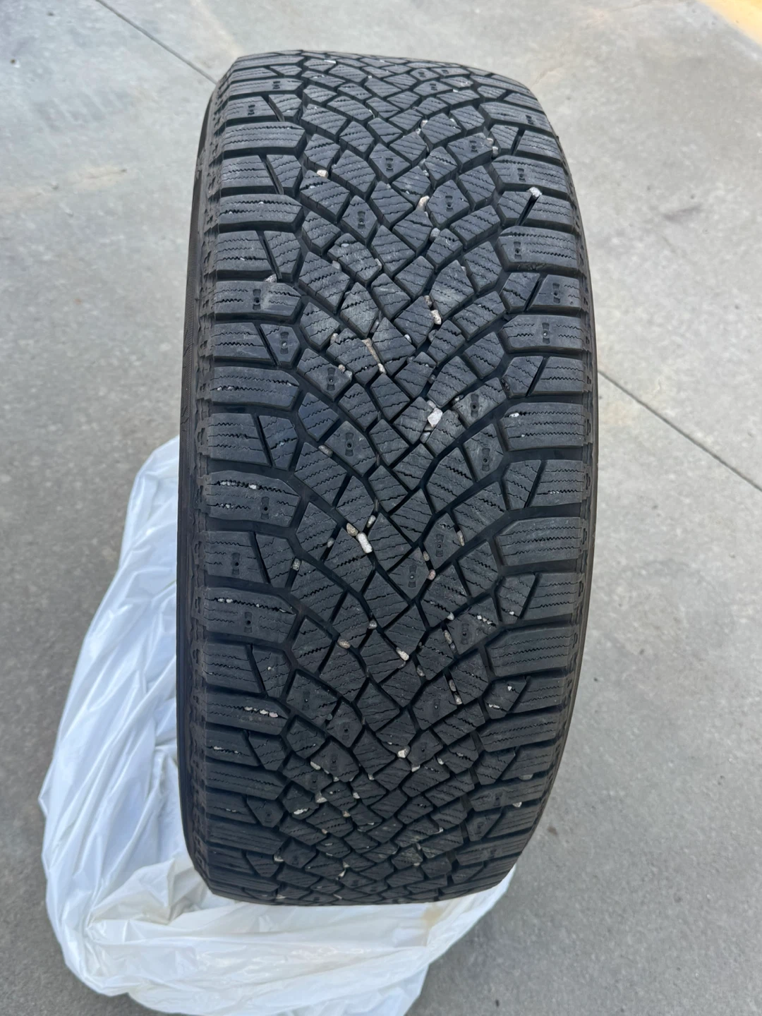 255/45R20 Winter Tire