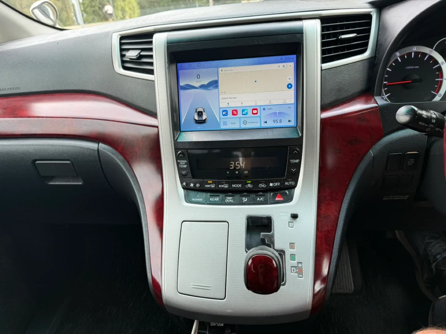 Toyota Alphard image indicator(2)