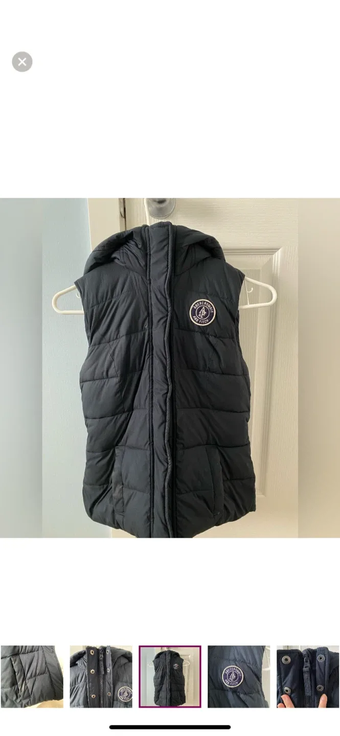 Abercrombie & Fitch Puffer Vest - Size XS thumbnail