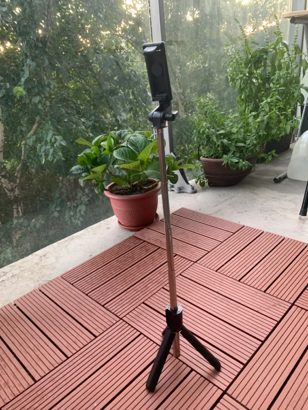❗️Brand new Selfie Stick and Tripod❗️ image indicator(4)