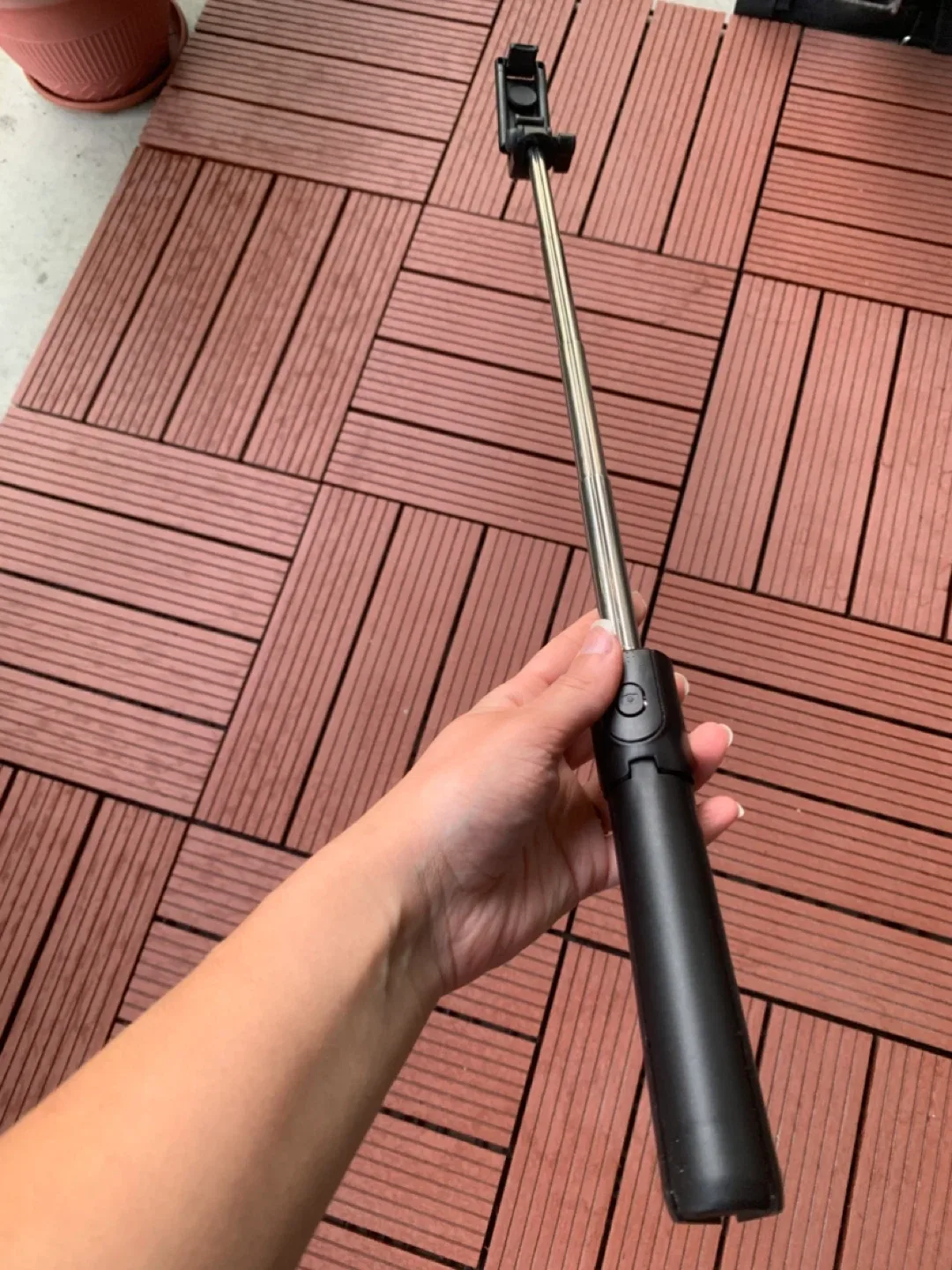❗️Brand new Selfie Stick and Tripod❗️ image indicator(3)