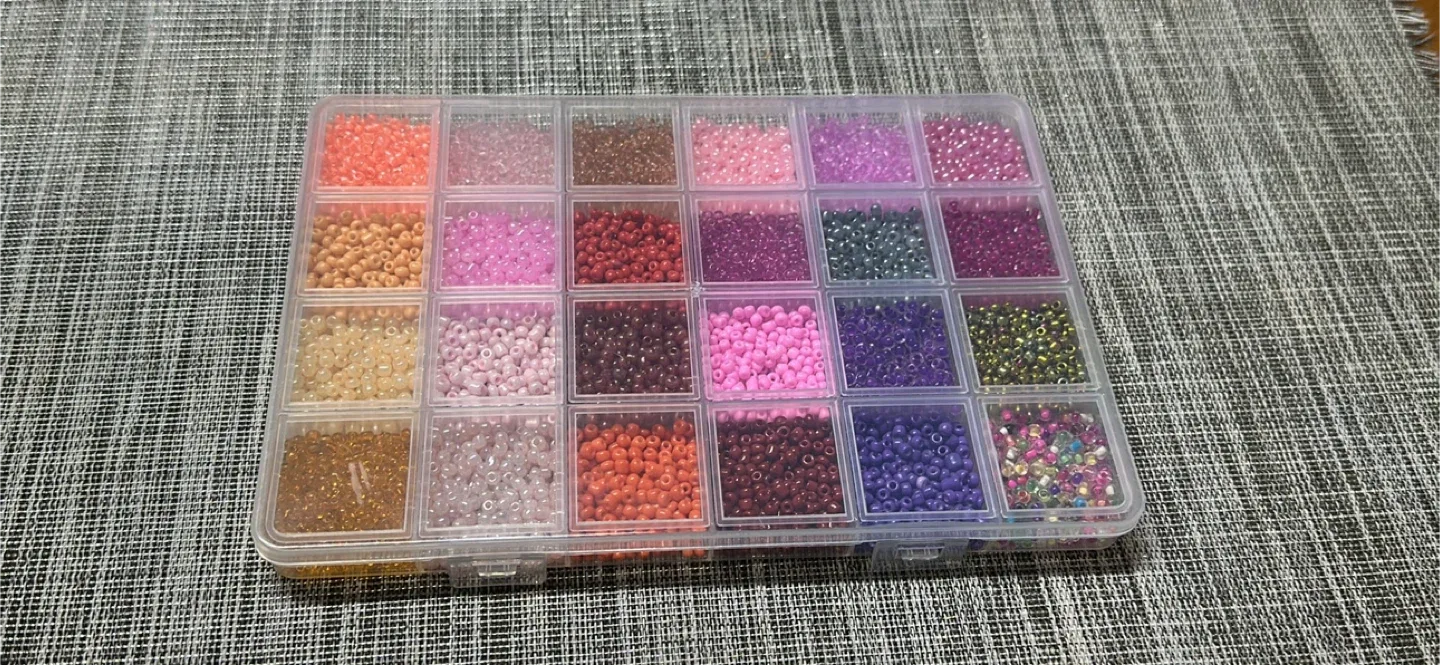 24 assorted colour beads with organizer case image indicator(2)