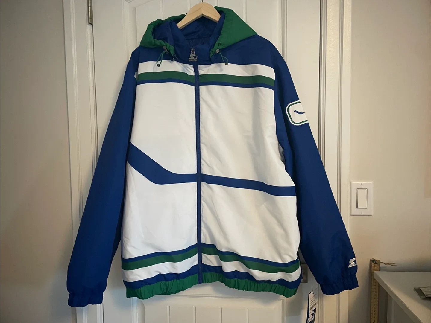 BNWT Starter Vancouver Canucks Stick in Rink Winter Jacket 3XL thumbnail