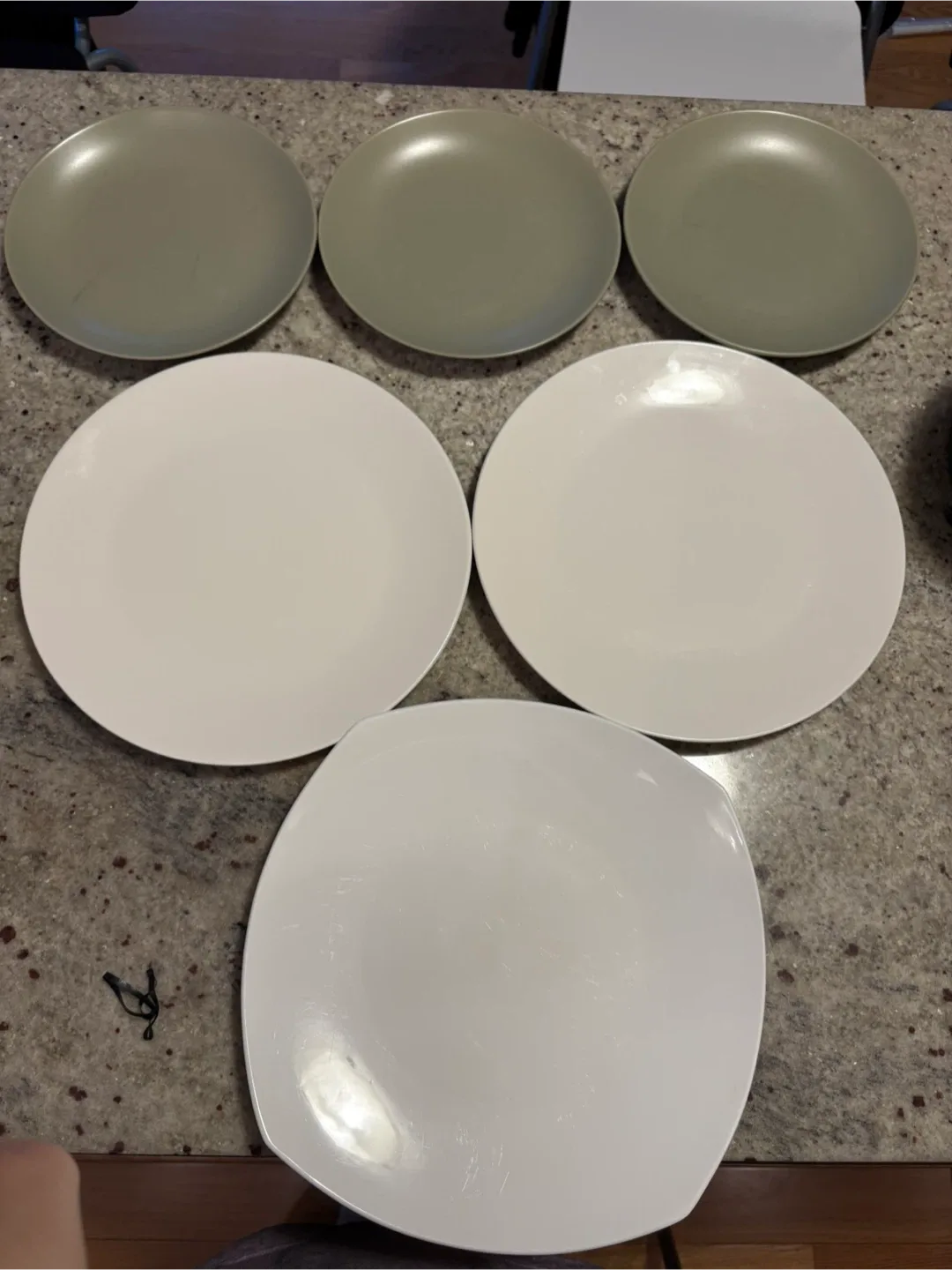 IKEA Salad plates & Dinner Plates - Set of 6 thumbnail
