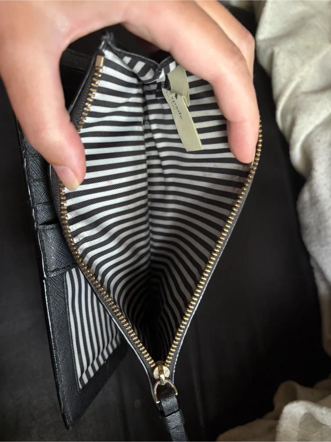 Kate Spade Black Wallet image indicator(6)