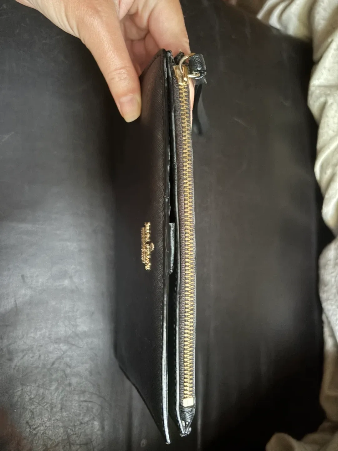 Kate Spade Black Wallet image indicator(2)