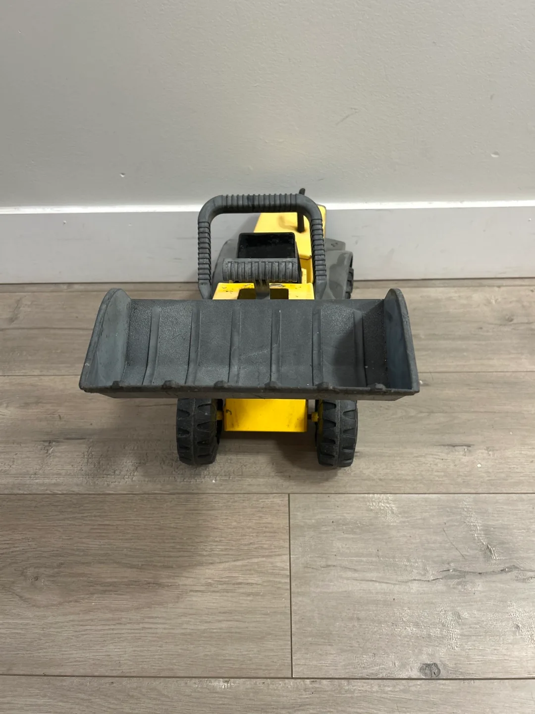 Tonka Front Loader Toy Truck - Yellow image indicator(2)