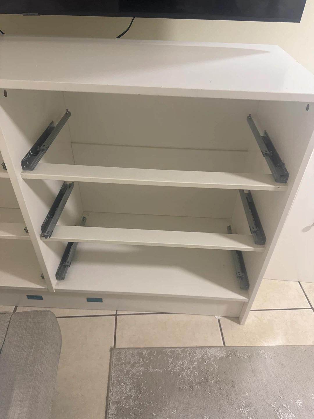 IKEA 6-Drawer Dresser - White - photo 3