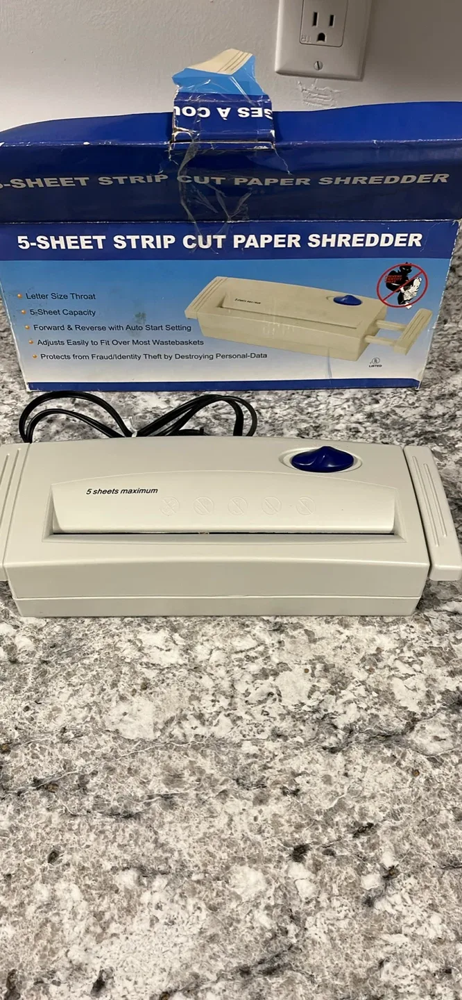 5-Sheet Strip Cut Paper Shredder image indicator(3)