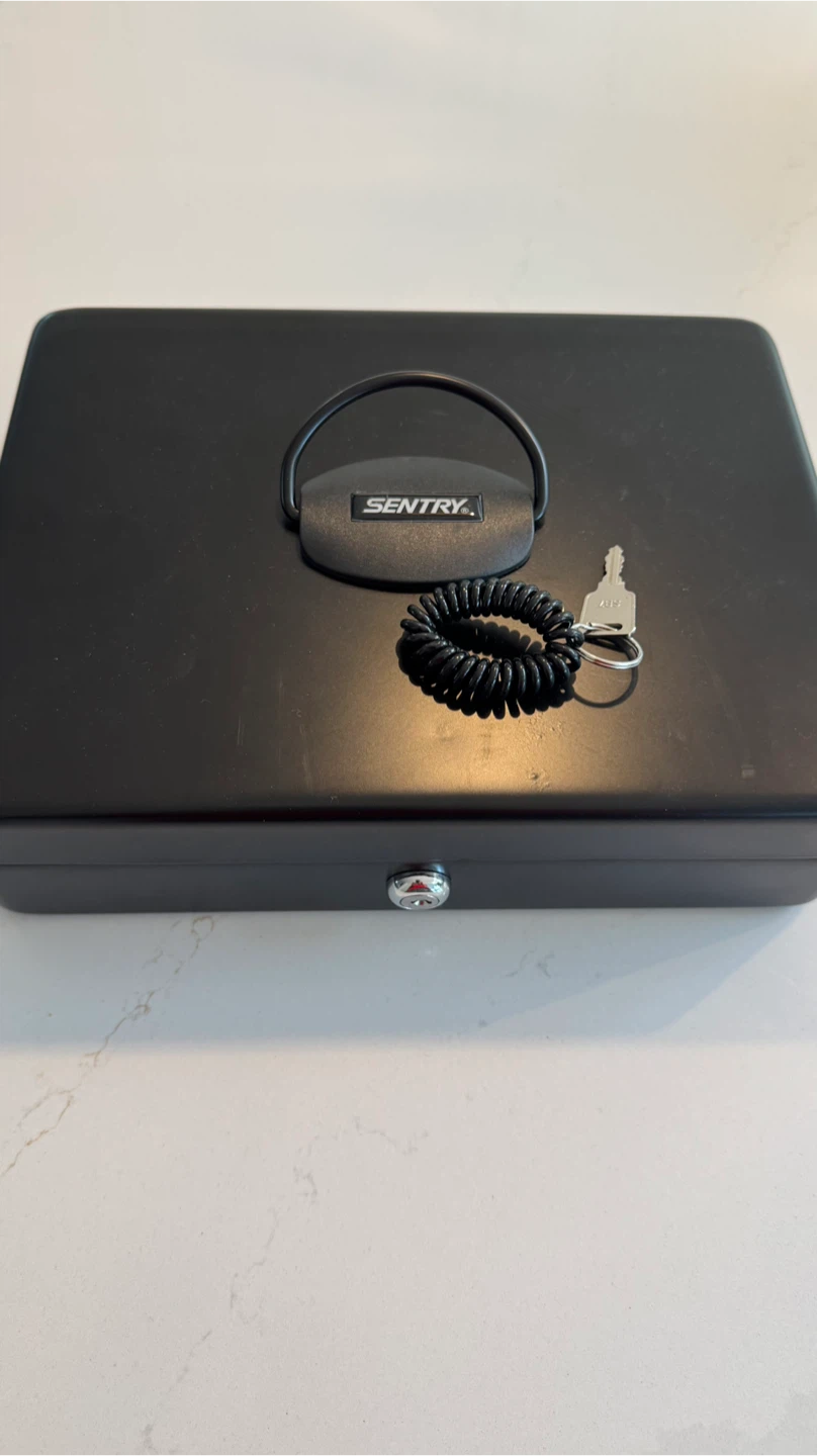 Sentry Cash Box with Key