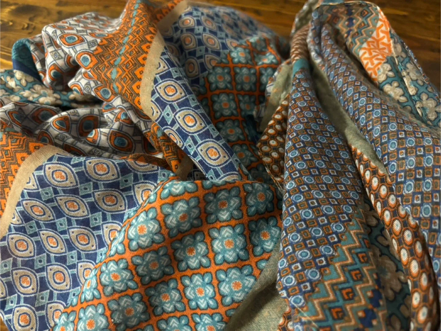 Patterned Scarf image indicator(2)