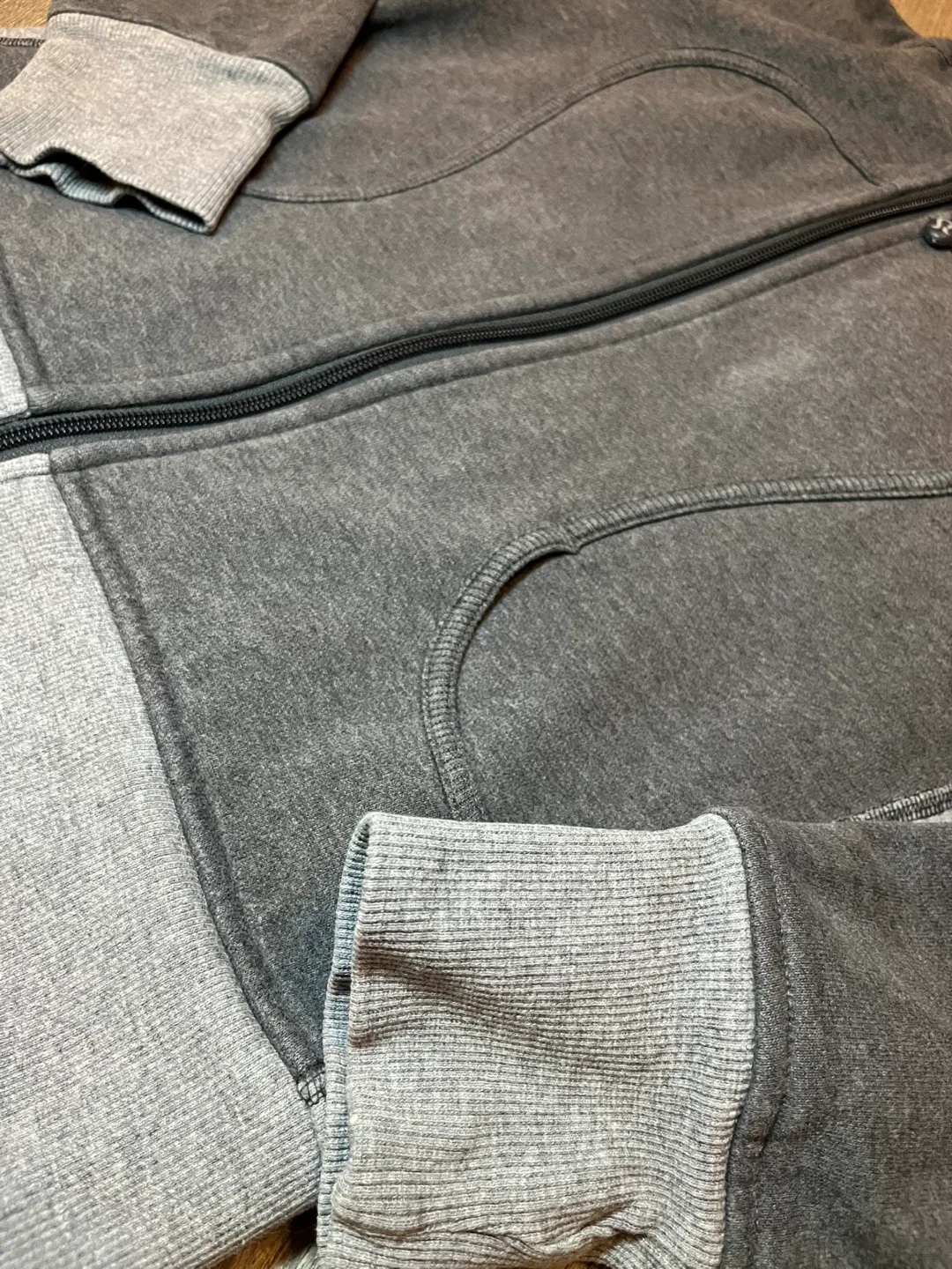 Lululemon Hoodie image indicator(3)