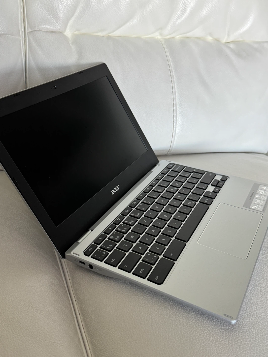 Acer Chromebook Silver Laptop - photo 3