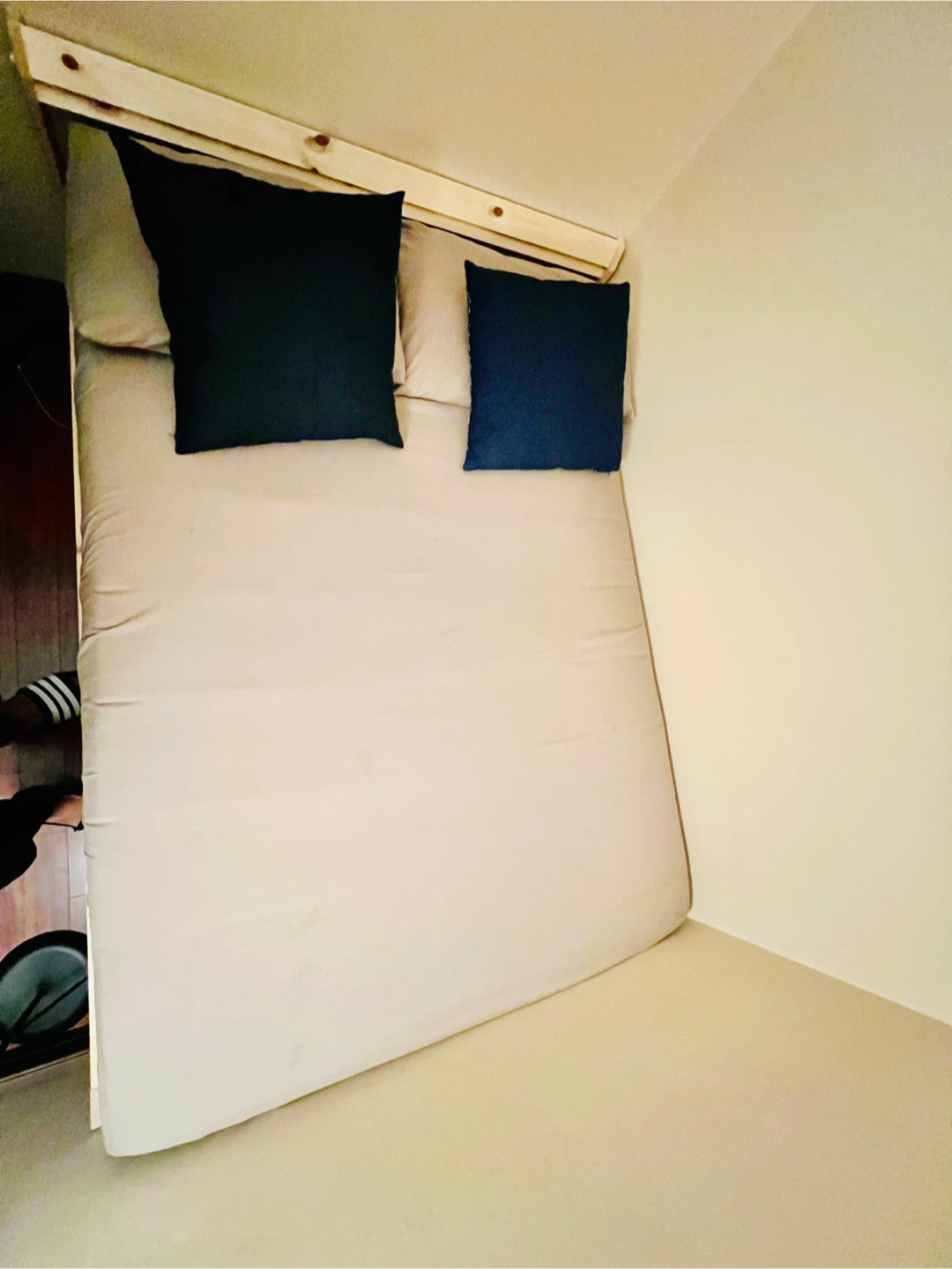 Bed frame with mattress - photo 2