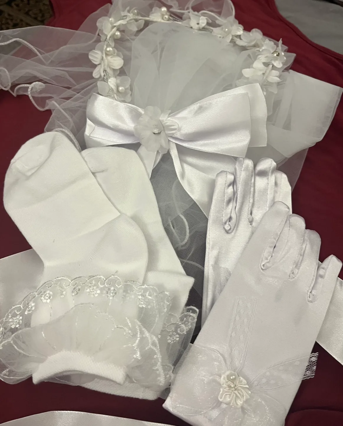 White Communion Set - Veil, Gloves, Socks image indicator(5)
