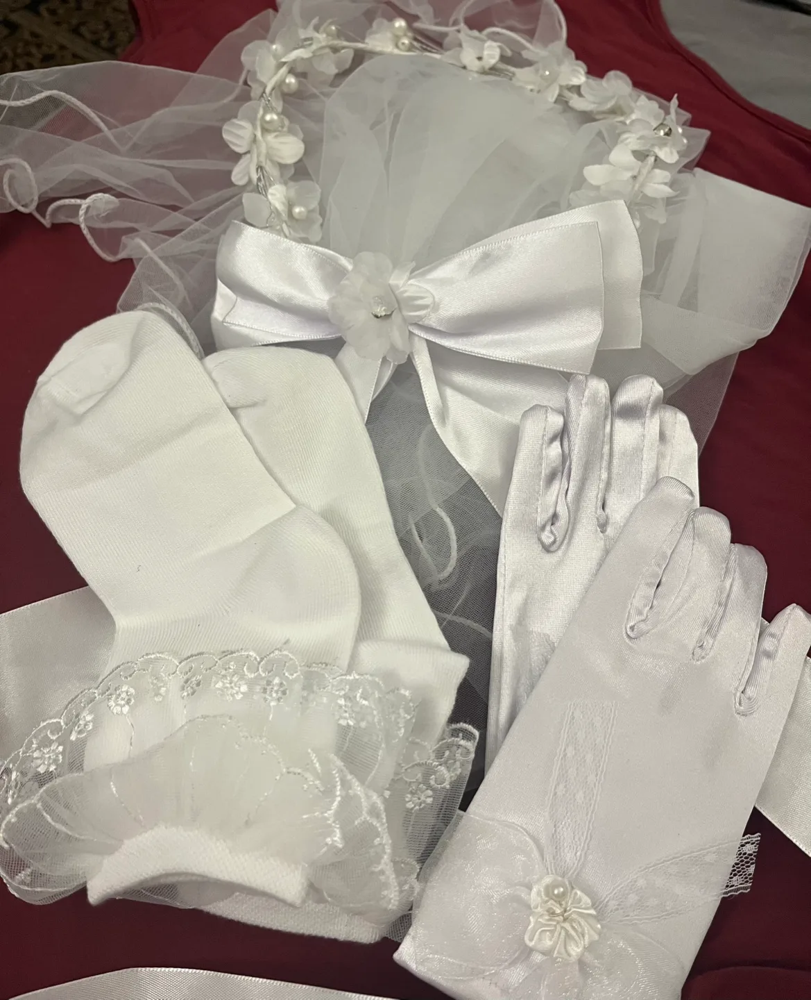 White Communion Set - Veil, Gloves, Socks image indicator(2)