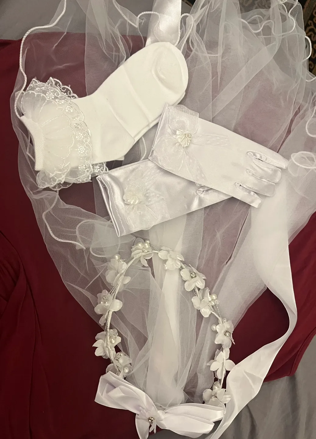 White Communion Set - Veil, Gloves, Socks image indicator(6)