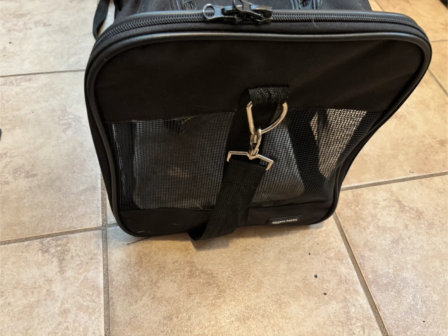 Black Pet Carrier by Amazon basics (19” x 10” x 11” height) image indicator(6)