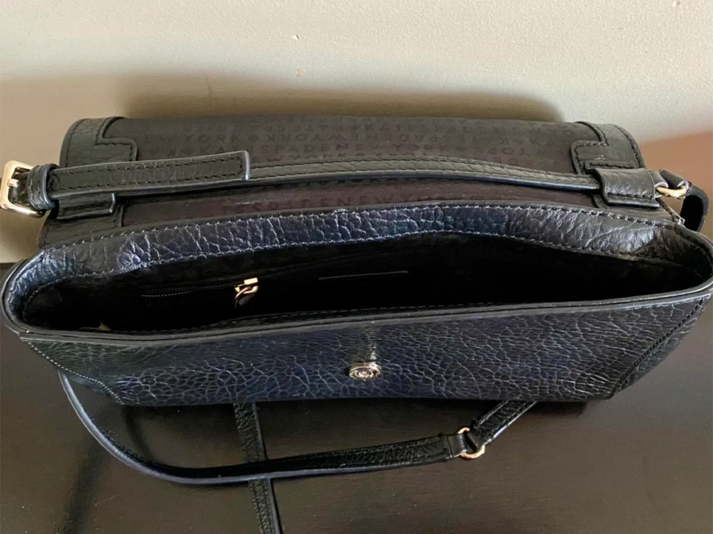 🥕 Kate Spade Black Leather Crossbody Bag image indicator(3)